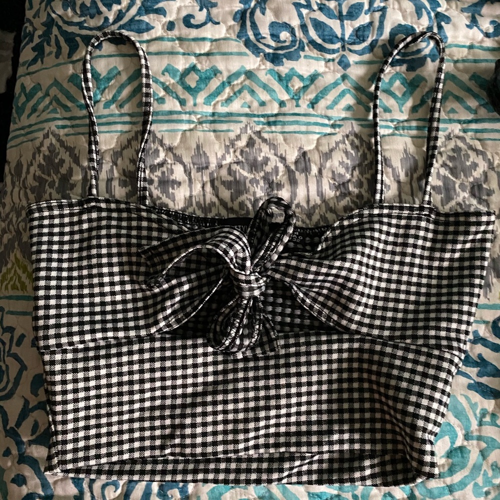 tied plt crop top